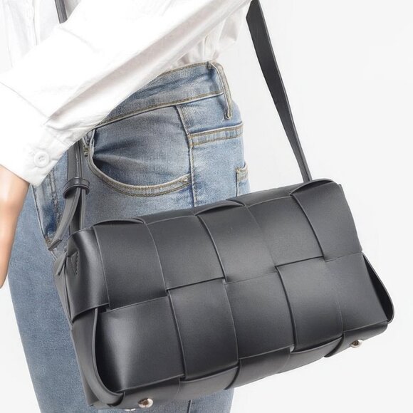 Faux Leather Braided Zip Bag - Picture 3 of 7